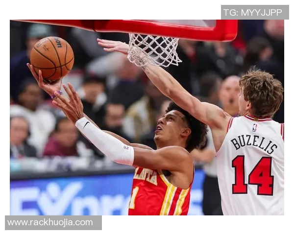 老鹰鏖战公牛强强对决巅峰对撞点燃赛场激情引爆篮球盛宴